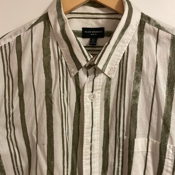 Club Monaco short sleeve Button Down - Size XL - Picture 2 of 3